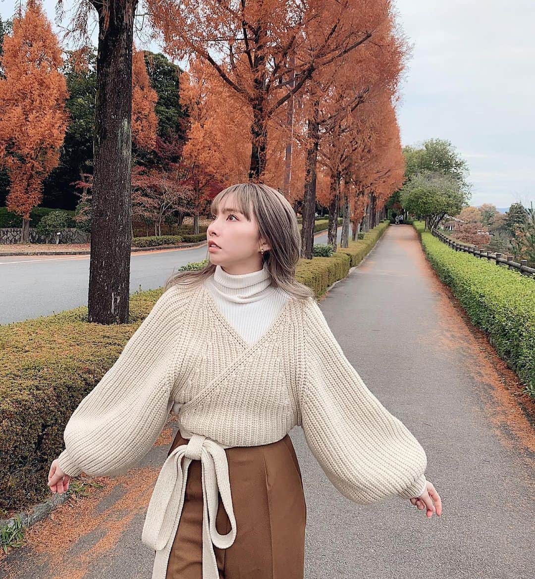 のインスタグラム：「紅葉コーデ🍁🍁🍁 @cleo__store  ニットボレロが丁度暖かくて かわいくてはっぴーー❤️」