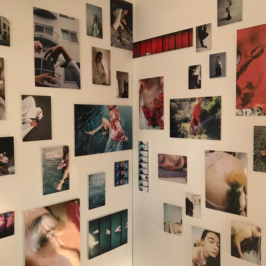 遠藤愛さんのインスタグラム写真 - (遠藤愛Instagram)「﻿ ﻿ 弓ライカさんの展示会へ🥀﻿ 美が詰まっていた素敵すぎる空間でした。﻿ ﻿ #弓ライカ さん #飛花﻿」12月1日 20時46分 - _endoaaai_