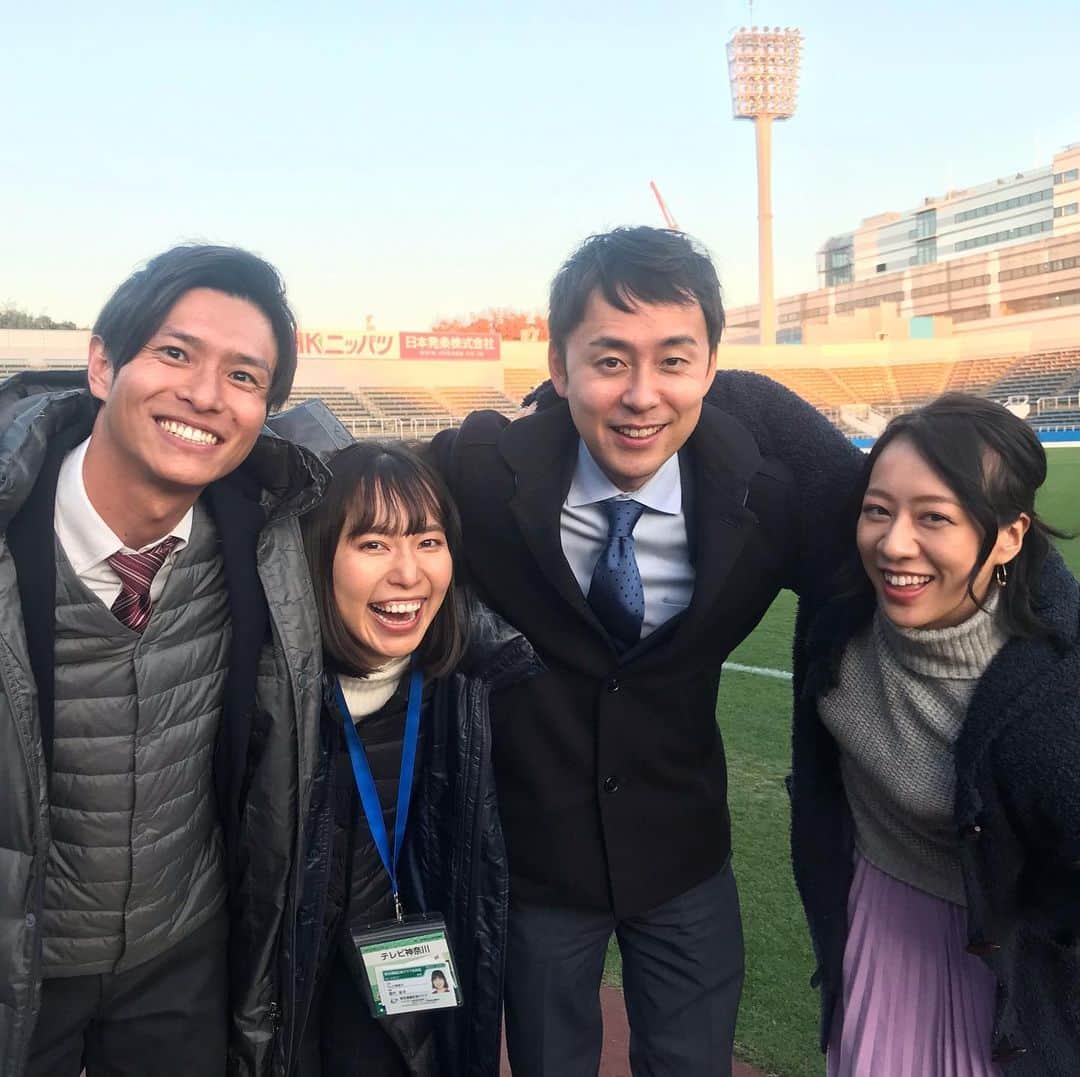 のインスタグラム：「高校サッカー×根岸パイセン×後輩  大好きに囲まれた日⭐️ #あれ #ネギ様の顔が #だんだん引きつってくるよ #永遠の片思い #仲間」