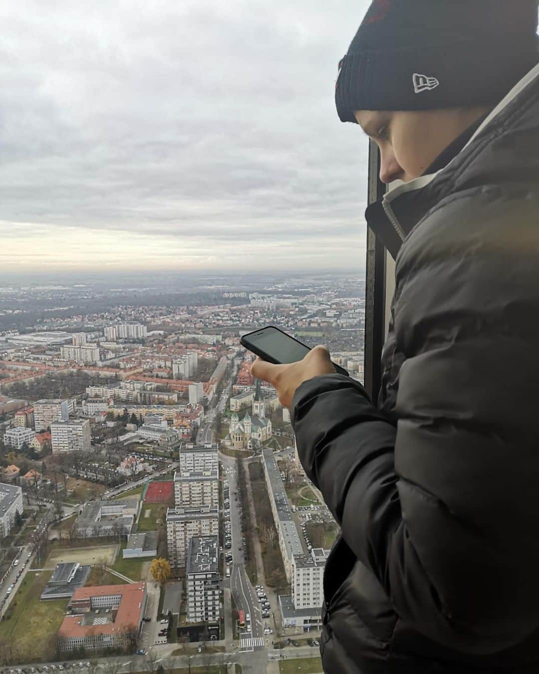 Karolina pekのインスタグラム：「#grażynkizwiedzają #wroclaw #skytower」