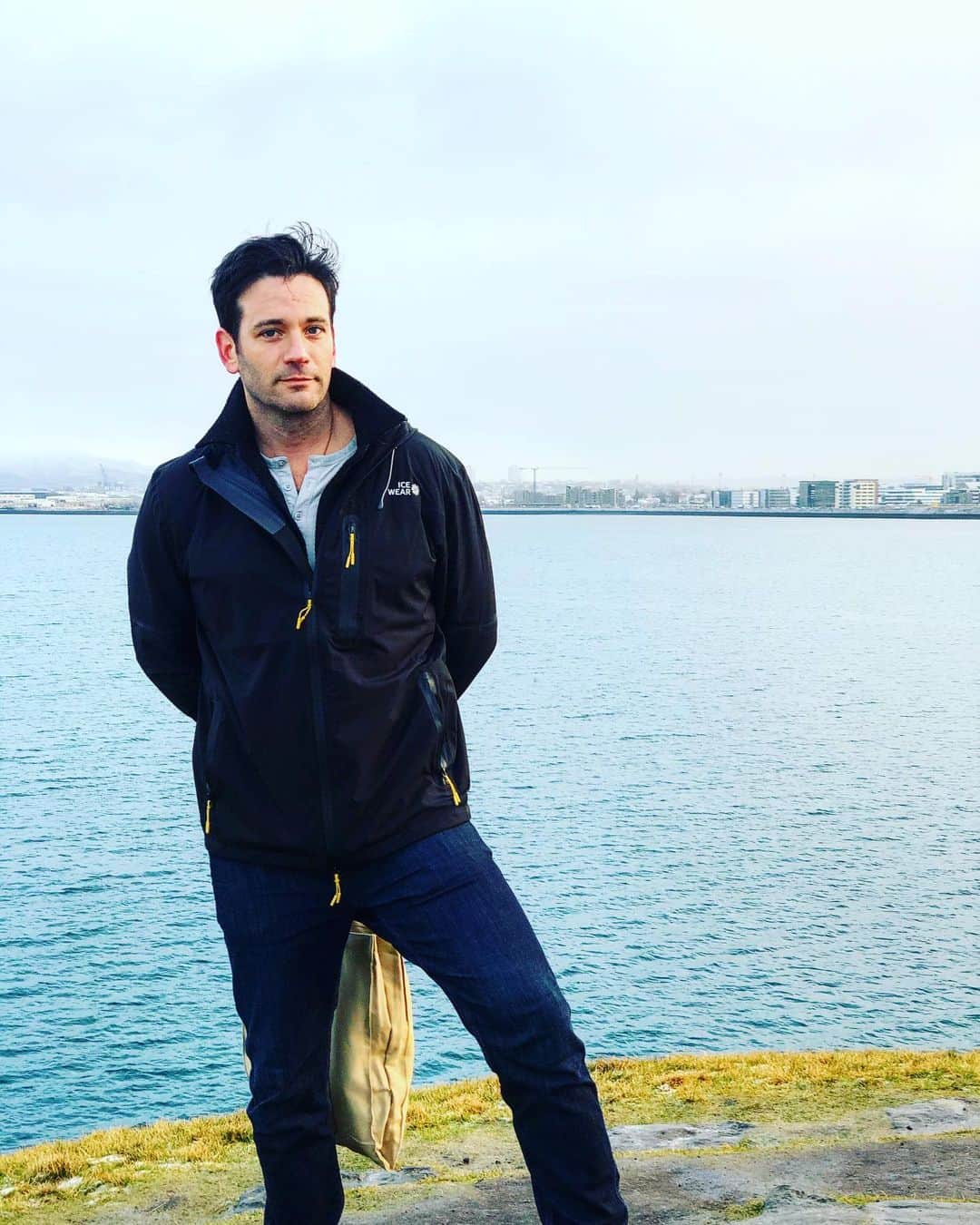 コリン・ドネルのインスタグラム：「Daytime Wandering, Pouf Climbing, Dried Fish Head Finding Weekend in Reykjavik. Thanks for the snap @psad • • • #Iceland #LoveOnIceland #DriedFish #Travel #OnLocation」