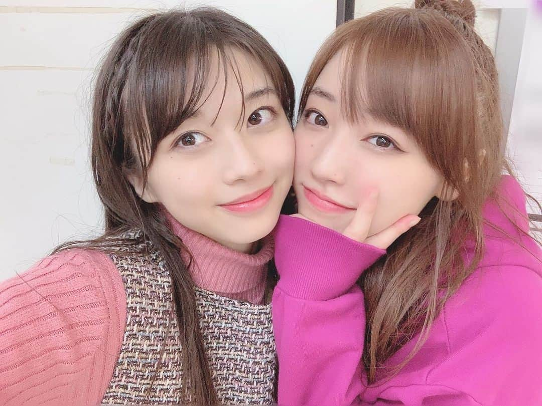 牧野真莉愛さんのインスタグラム写真 - (牧野真莉愛Instagram)「♡ ♡ ✨モーニング娘。'19 ～KOKORO＆KARADA～at新宿ReNY✨ 2019.12.1 ありがとうございました💗 ・ 新宿ReNYさいこー❣️❣️ ・ 譜久村聖さんと楽屋の席となり💖 まりあとっても嬉しかったです。 ♡ ♡  #譜久村聖 さん💖 #モーニング娘19 #morningmusume19」12月1日 21時12分 - maria_makino.official