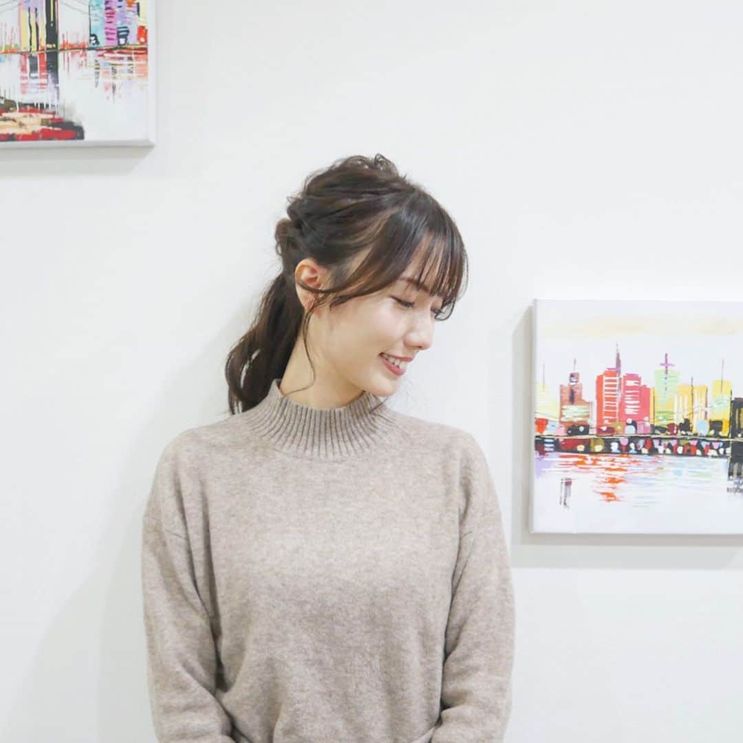 minsayuさんのインスタグラム写真 - (minsayuInstagram)「* 現在オズモールのヘアサロンが 様々なブランドとのコラボを1年間実施しています🥺 今回はステラハリウッドさんのヘアアクセサリーを使ったアレンジをRADGINZAにて体験させて頂きました☺️✨ ヘアアレンジが全く出来ないわしでも可愛いくなれてる後ろ姿…菱川師宣！！笑 デートや女子会前にぴったり✨ 髪が可愛いと心に余裕が生まれるな🤣🙏 嬉しいお土産のヘアアクセサリーは小ぶりでセルフアレンジにも使い易いです⭐️💓 このお土産付きプランは11/28～オズモールで予約できます☺️ 大切な日、写真を撮りたい日、気分を上げたい日に是非🥰✨ #オズモールビューティコラボ #RADGINZA #ステラハリウッド #オズモール #東京女子部 #stellarhollywood  @stellarhollywood @tokyo_joshibu」12月1日 21時18分 - minsayu