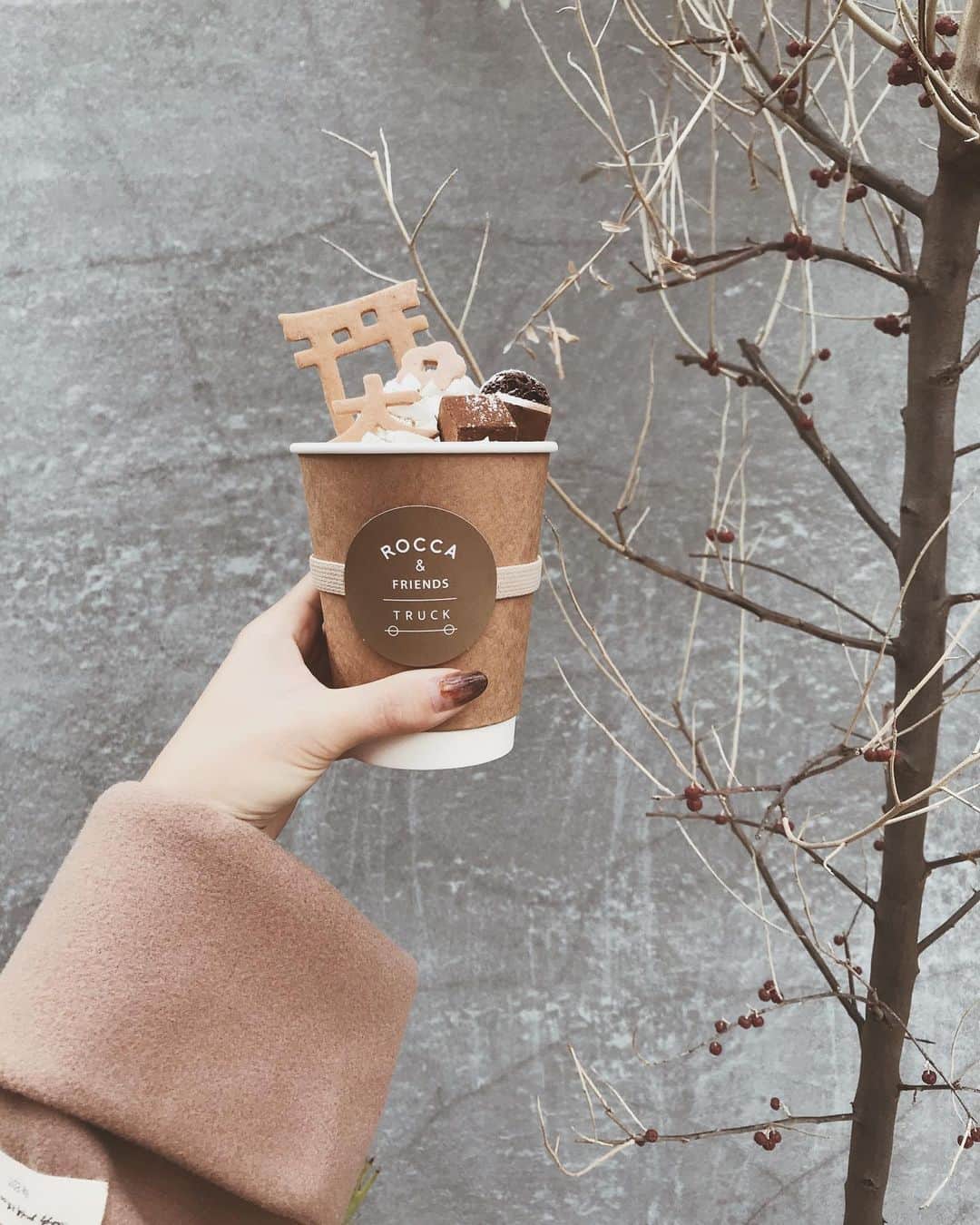 HARUEさんのインスタグラム写真 - (HARUEInstagram)「#kyoto 🍂 . 京都デザインのほうじ茶ラテ🍵 上品な甘さで美味しかった♡ . #cafe #京都 #カフェ #京都カフェ」12月1日 21時21分 - harue0104