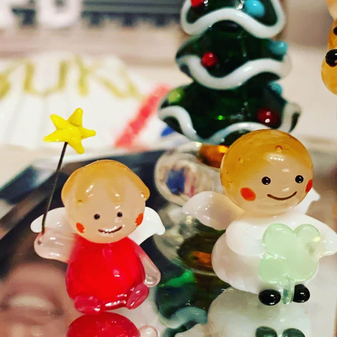 久冨慶子さんのインスタグラム写真 - (久冨慶子Instagram)「・ 🎄12月🎄 可愛いガラスのオブジェを買いました🎁 去年のクリスマスグッズも出しましたよ✨✨ ＊ ＊ #12月 #クリスマス #christmas  #天使が特に可愛い #🎄」12月1日 21時28分 - keiko0hisatomi