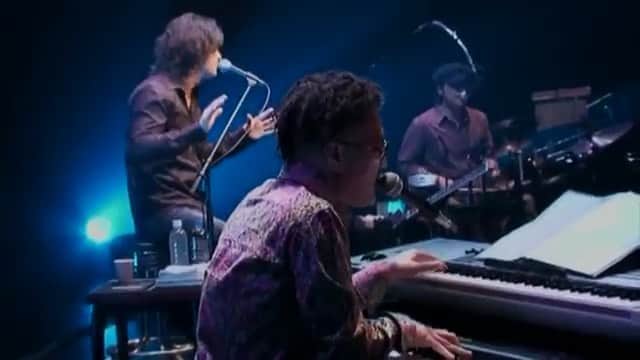荒井 結生 Yuki Araiのインスタグラム：「「Soul’n Roll」Skoop On Somebody アルバムテイクからスローなテンポになったLIVE ver.は、よりエロティックな雰囲気ムンムンでシンセベースと電子ドラムがなんともいかす曲。 タイトルもとてもいい！」