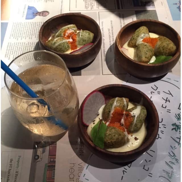 葵さんのインスタグラム写真 - (葵Instagram)「今夜のディナーはこちら💁‍♀️ チーズカフェダイニング　ハッシュタグ29　Gocchi 横浜西口店へ  横浜駅からすぐです！店内はとてもお洒落なダイニングレストランです。子連れだったので個室を案内していただいて嬉しい😆  お料理は本日のおすすめから、 チーズフォンデュをセレクト♪ 他にも、シーフードピザやパルメジャーノパスタ、ハンバーグ、唐揚げをオーダー！！ どれもとても美味しかったです！店員さんもみなさん親切で また行きたいです！  横浜市 ハッシュタグ29 Gocchiで検索してね! Casting By @woomy.restaurant  #PR#横浜駅#チーズダイニング#鶴屋町#ディナー#忘年会#クリスマス会#新年会#幹事 #チーズフォンデュ」12月1日 21時51分 - dolphin_coconut