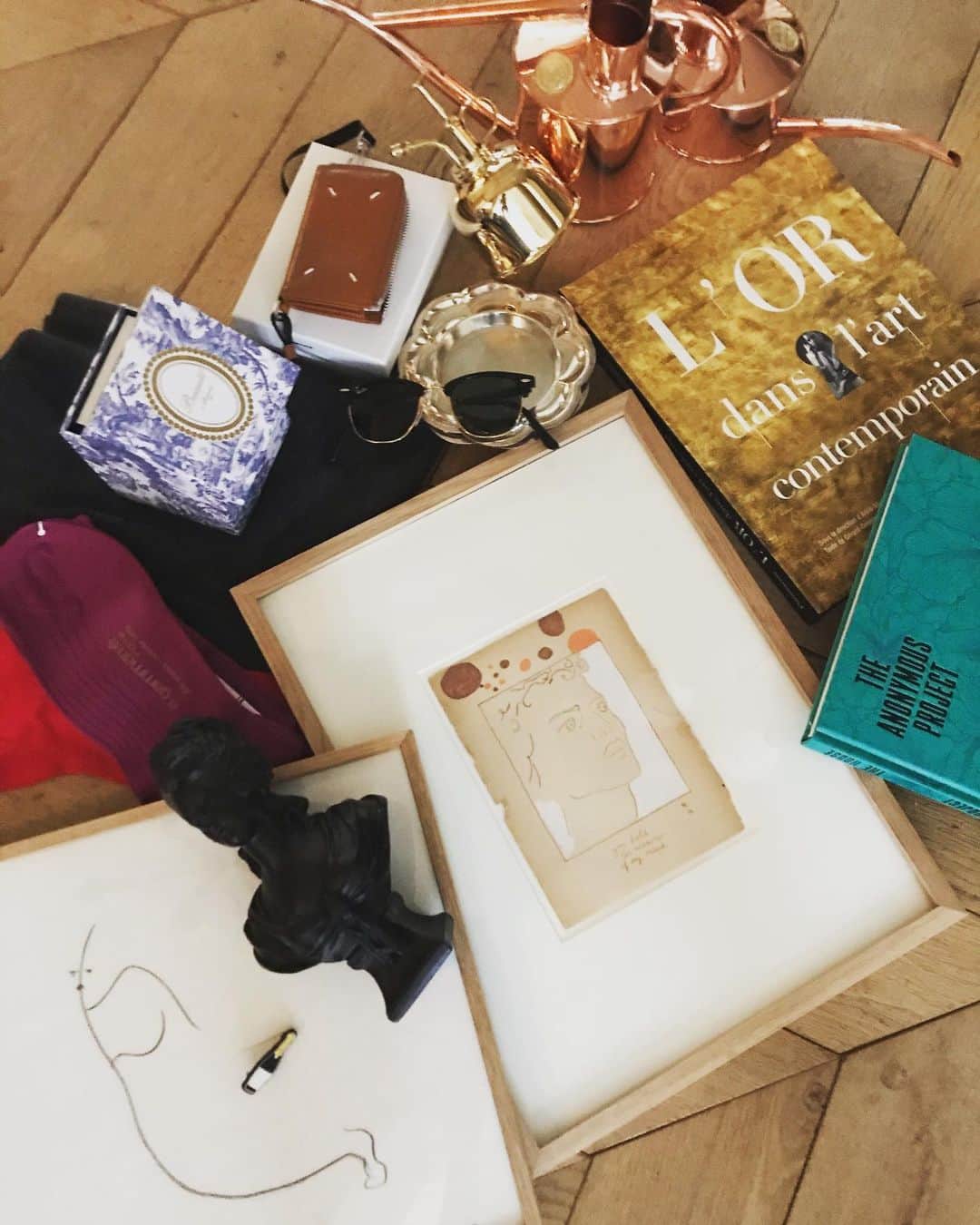 アレクシマビーユのインスタグラム：「Thank you my friends for all the Birthday Wishes and supercool gifts yesterday was like Christmas for me @alexismabille #alexismabille #birthday #birthdayboy #birthdaywish #surprise #party @mariebeltrami sound @emmanuelcaurel #💋#❤️#🎂 #happybirthdaytome #friends #happytime」