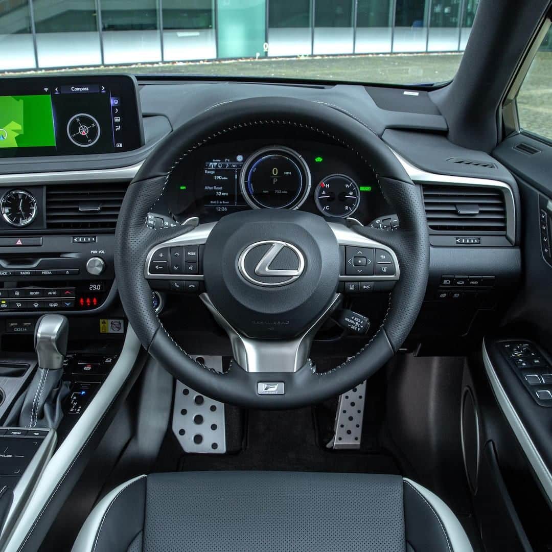 Lexus UKさんのインスタグラム写真 - (Lexus UKInstagram)「Luxurious to the touch. #LexusRX  #Design #CarDesign #Automotive #Luxury #LuxuryTravel #CarsofInstagram」12月1日 22時00分 - lexusuk
