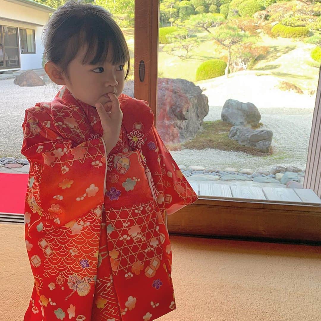 kaorinさんのインスタグラム写真 - (kaorinInstagram)「先月ですが、無事末っ子の七五三終わりました♡ ・ 撮影は後撮りの予定でこれから計画します📸 ・ ・ #七五三#753#3歳#女の子#kids#girl#인스타키즈#육아스타그램#딸바보#mamagirl#コドモノ#ママリ#コズレ#親バカ#親バカ部#親バカ部ig_kids」12月1日 13時32分 - kaorinnnhyrk