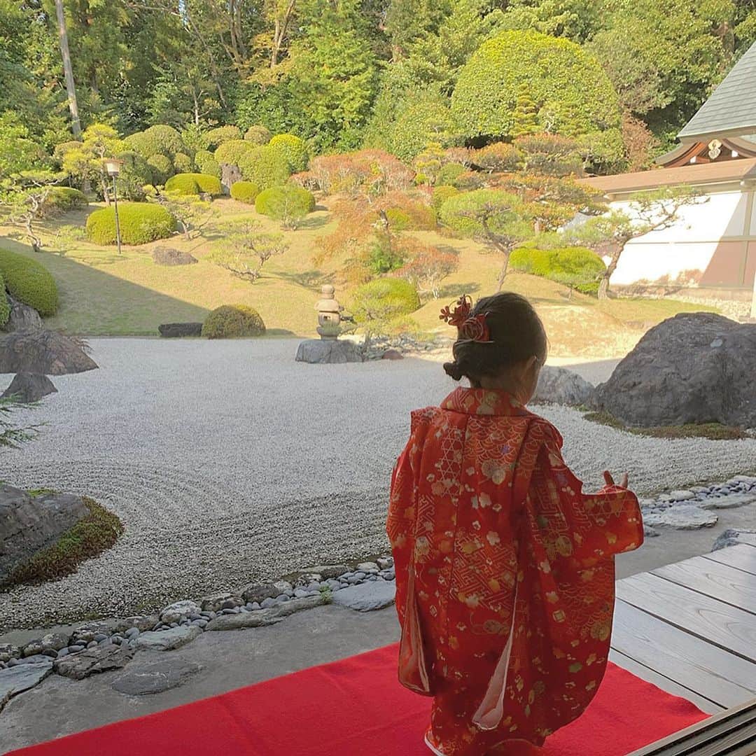 kaorinさんのインスタグラム写真 - (kaorinInstagram)「先月ですが、無事末っ子の七五三終わりました♡ ・ 撮影は後撮りの予定でこれから計画します📸 ・ ・ #七五三#753#3歳#女の子#kids#girl#인스타키즈#육아스타그램#딸바보#mamagirl#コドモノ#ママリ#コズレ#親バカ#親バカ部#親バカ部ig_kids」12月1日 13時32分 - kaorinnnhyrk