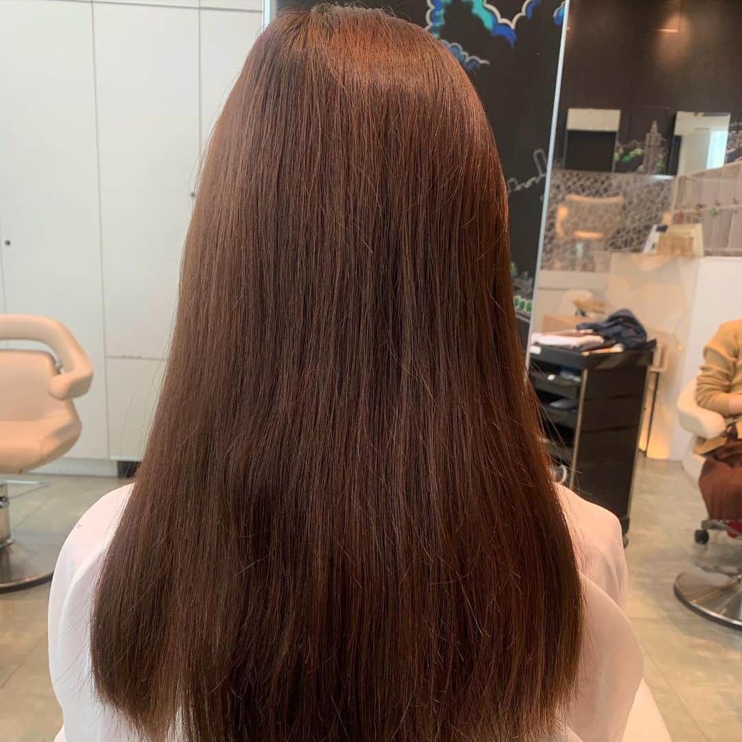 阿川麻美さんのインスタグラム写真 - (阿川麻美Instagram)「今日は子供の頃から仲良しの友達の結婚式👰🤵💗 ﻿ ヘアセットは　@heykel_harajuku さんにお願いしたよ😊🙌﻿ ﻿ここでセットをお願いするのは初めてだったんだけどもう大大満足💗  今まではいつもホットペッパーとかで探して近いところでやってもらうことが多かったんだけど完成すると うーん…ってところが多くて😭💦 式場からは少し距離があったけど やっぱり　#heykel さんにお願いしてよかった😋 いつもありがとうございます🙌  ではでは、これから @yuto_ims と合流して向かいます💗 楽しみすぎる！！ #自分磨き #美容ライター #美容 #beauty#レースクイーン #rq #モデル #model #美容院　#炭酸スパ　#カット　#カラー #結婚式　#結婚式コーデ #結婚式ヘアアレンジ #お呼ばれヘア #お呼ばれコーデ #お呼ばれドレス #結婚式ヘアセット #表参道　#原宿」12月1日 14時16分 - asamichi922