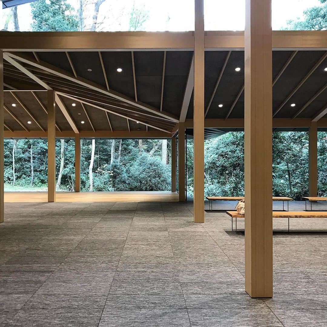 伊藤瑞貴建築設計事務所のインスタグラム：「余白がよかった！  #明治神宮ミュージアム #隈研吾」