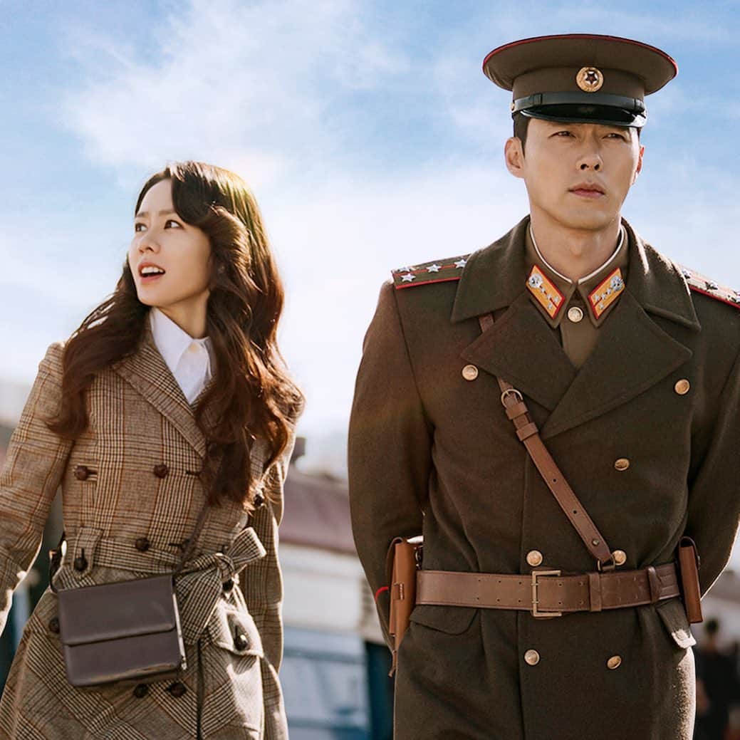 ヒョンビンのインスタグラム：「Sat 12/14 🪂 —— #crashlandingonyou #사랑의불시착 #hyunbin #현빈 #ヒョンビン #玄彬 #sonyejin #손예진」