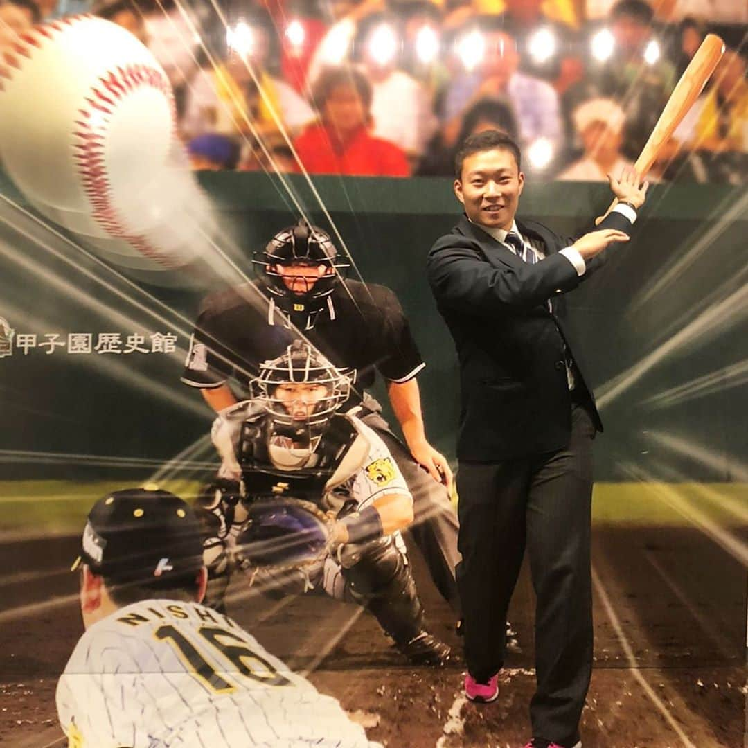 阪神タイガースさんのインスタグラム写真 - (阪神タイガースInstagram)「新入団選手が甲子園球場やグラブハウスなど施設見学に来ました！いよいよタイガースの一員です😊 #西純矢 選手 #井上広大 選手 #及川雅貴 選手 #遠藤成 選手 #藤田健斗 選手 #小川一平 選手 #小野寺暖 選手 #奥山皓太 選手 #阪神タイガース #ドラフト会議2019」12月1日 14時45分 - hanshintigers_official