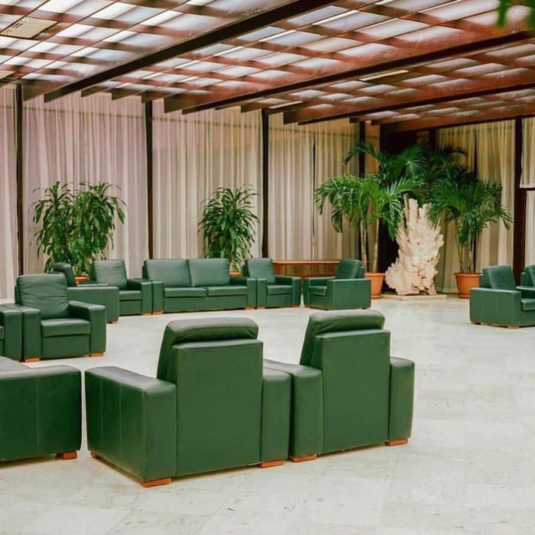 グラフ&ランツのインスタグラム：「Weekend mood: Lounging」