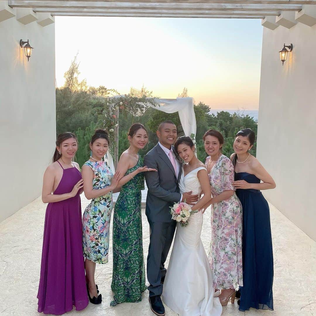 宮本美季のインスタグラム：「My best friend Maya Hatch's Wedding in Okinawa❤️とってもピースフルで愛に溢れた1日でした。 おめでとうマヤ。  #unmewedding #久々に女子できゃっきゃした #最高のロケーションでした」