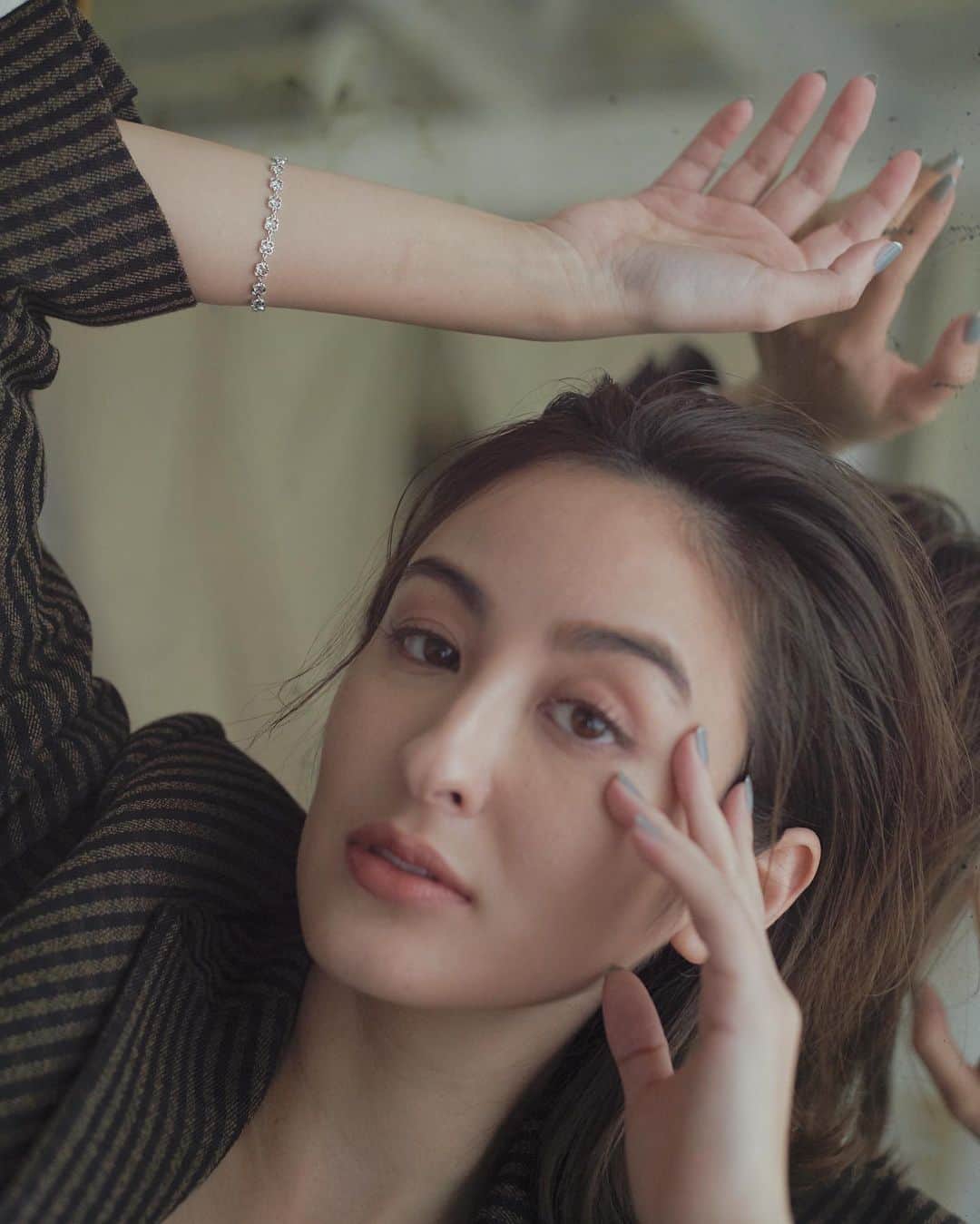 オードリー亜谷香のインスタグラム：「So excited to be featured in this months @oceans_magazine especially working with an all female staff! If you’re stuck on what to get your girlfriend for the upcoming holidays, grab a copy for some inspiration!」