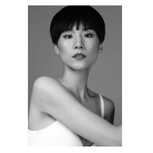 ユイ（YUI）さんのインスタグラム写真 - (ユイ（YUI）Instagram)「new portrait  thanks to @makeup.kayo  @taku_hair  @ushironojunya  #portrait #photography #studioshoot #blackandwhite #veryshorthair #japanesemodel #makeup#natural#testshoot#naturalmakeup #myfavorite #ポートレート#撮影#ベリーショート#ナチュラルショット#スタジオ撮影」12月1日 15時48分 - yui_mekata