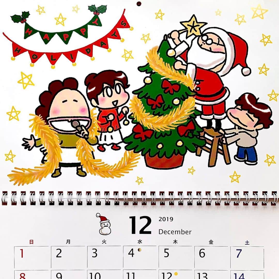 けらえいこのインスタグラム：「2019カレンダー、ついに12月が来た✨  急に寒くなりましたけど、みんな元気で過ごせますように😊」