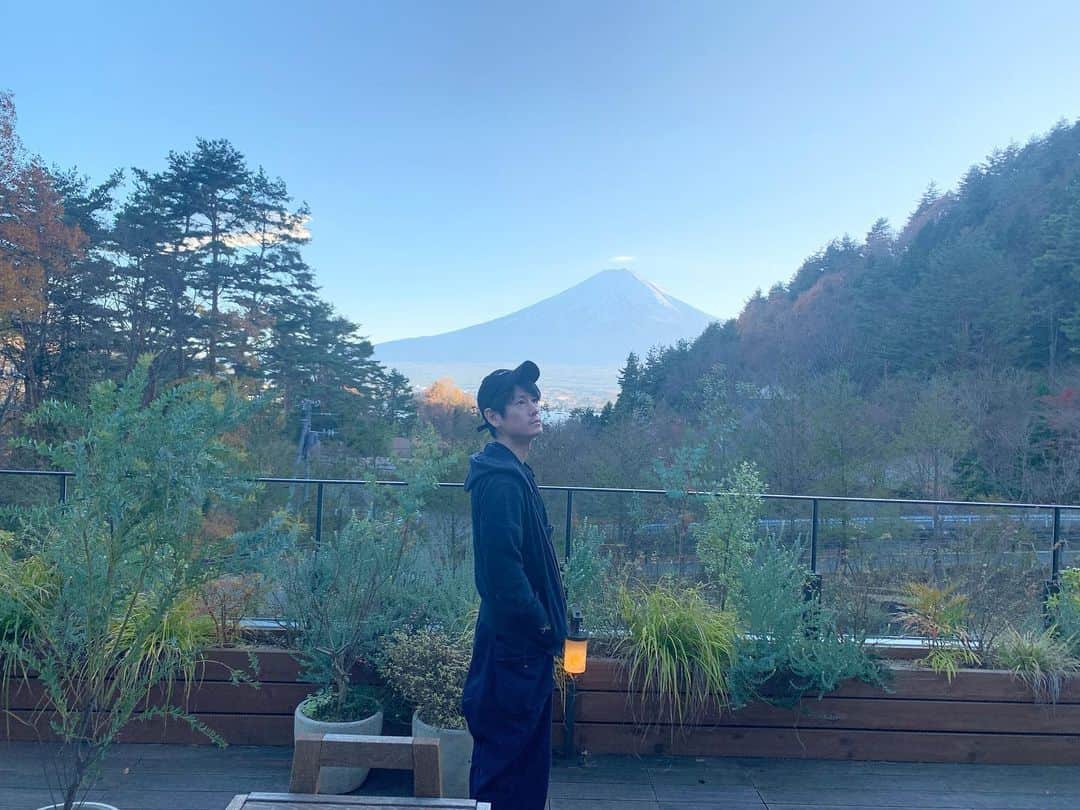城戸裕次のインスタグラム：「今日から12月。 1年の終わりの月。 始まりに向かう月。 皆さんにとって良い月になりますように✨  #城戸裕次#12月#休日#週末#富士山#自然#師走#december#holiday#weekend #mountfuji#nature#🗻」