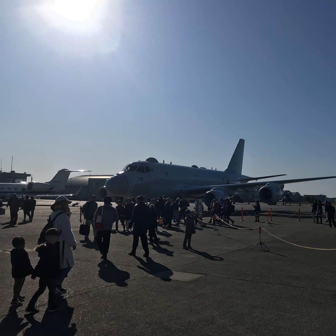 有働文子さんのインスタグラム写真 - (有働文子Instagram)「昨日は、百里基地航空祭記念祝賀会のMCを担当させて頂きました。会場は、なんと飛行機の格納庫✈️750人近い方がいらっしゃる会場で進行させていただき、思い出に残るMCになりました。貴重なお仕事、ありがとうございます😊✨ #百里基地航空祭2019 #2日間で10万人の方がいらっしゃるそう #記念祝賀会司会 #茨城県小美玉市 #司会　#アナウンサー #有働文子 #f4最後の年 #茨城空港✈️」12月1日 16時45分 - udou_fumiko