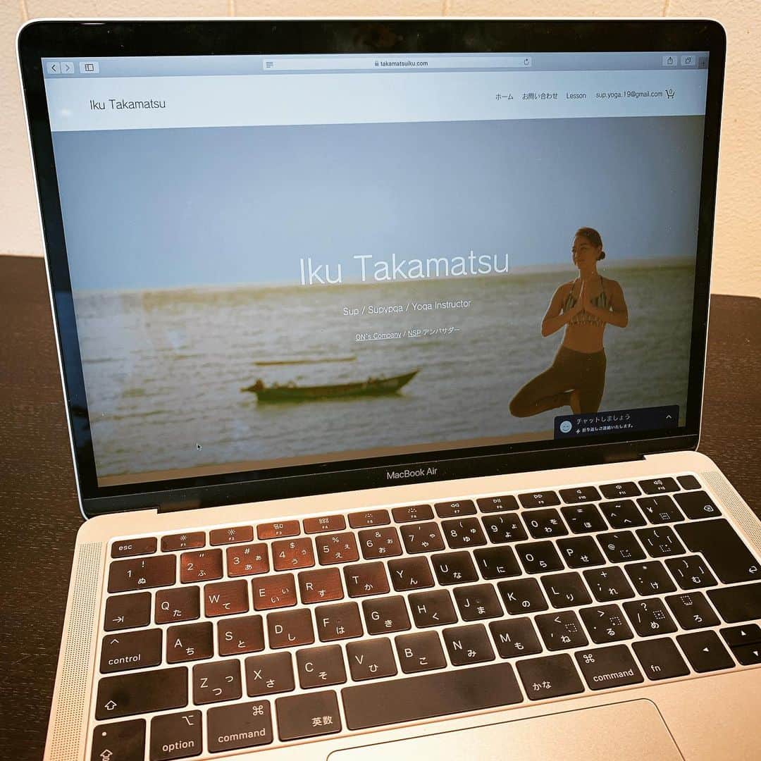 高松いくさんのインスタグラム写真 - (高松いくInstagram)「. ホームページが完成致しました。  http://www.takamatsuiku.com  Instagramのホーム画面にURL付けました。 押していただければ、サイトに飛びます。  パソコンで💻見ていただいた方が 確実に見やすくなっておりますが  携帯でも レッスンスケジュール、NEWS イベント情報 ご予約やお問い合わせも、 簡単になるはずです‼️ 夏のツアー予約事情もこれで解消だー🙌 皆様アナログですみませんでした😭  レギュラーレッスンの 『スタジオ名』を クリックして頂くと、 スタジオホームページへ移動したり、 アンバサダーを務めさせて頂いている Supボード関係も、 会社名をクリックして頂ければ ホームページへ移動し、 検索して頂きやすくなりました🙌  まだ、 春からのイベント詳細が Coming soon 状態ではありますが Instagramと併行してアップして参ります  今後、このホームページに ギュギュギュっと自然と健康とHappyを いっぱい詰め込んで楽しいものにしていきたいと思っております☺️💕 ぜひ遊びにいらして下さいm(_ _)m🌈  #ホームページ制作 #完成 #wix #hp #ホームページ #yoga  #supyoga #レギュラースタジオレッスン  #イベント　#自主開催　#お問い合わせ  #海 #自然 #遊び #仕事 #sea #プール #pool #nature  人生に健康と遊び心を」12月1日 16時52分 - iku_takamatsu_trip_sup_yoga
