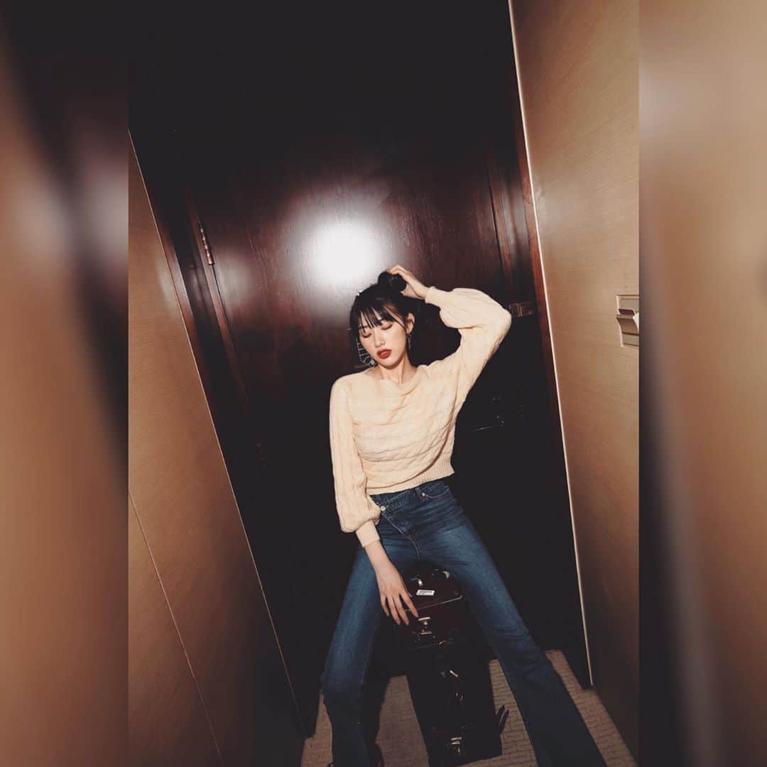 黒田瑞貴のインスタグラム：「🧳🧳🧳 #fashion #instagood #instafashion #valmuer #knit #shooting #撮影」