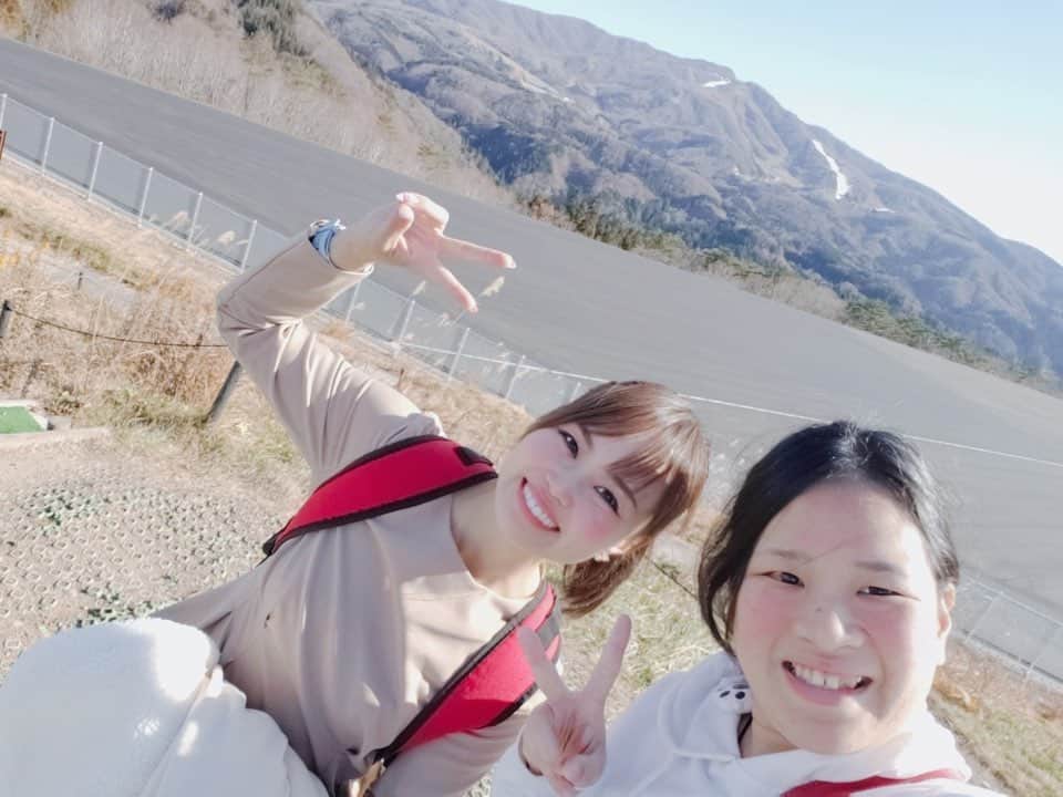安藤瞳さんのインスタグラム写真 - (安藤瞳Instagram)「富山までの旅、一緒に行ってくれたともちゃん✨ 綺麗な景色に癒されたなぁー」12月1日 17時02分 - hitomiandoh