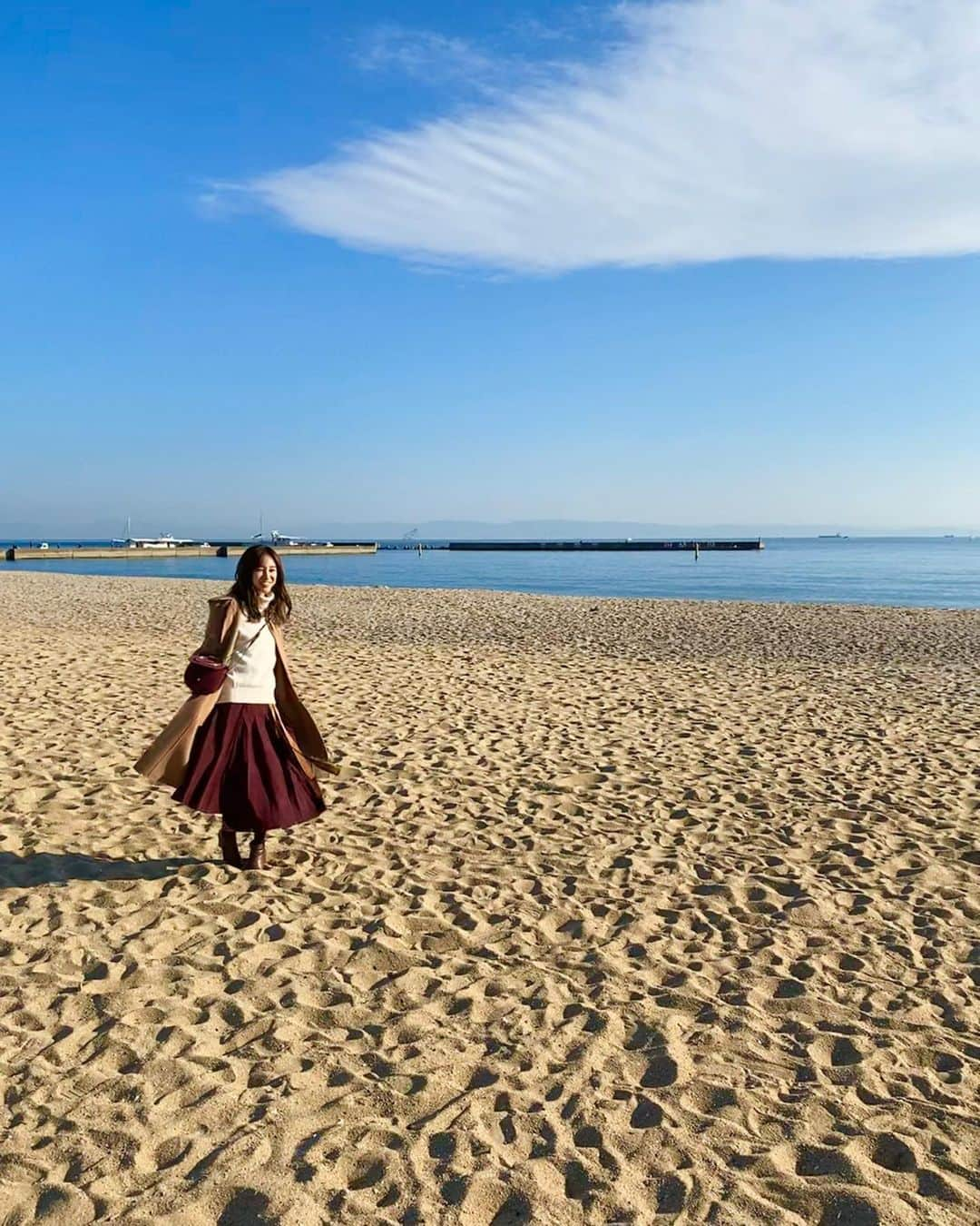 森川侑美さんのインスタグラム写真 - (森川侑美Instagram)「Hello December🌊 気持ちいい青空の下で12月始まり🐠 いいスタートがきれて嬉しい😊😊 今年残り1ヶ月.. 2019悔いのないように過ごしていきます🌈🌞 #20191201#december#beach#winter」12月1日 17時39分 - yumi.morikawa322