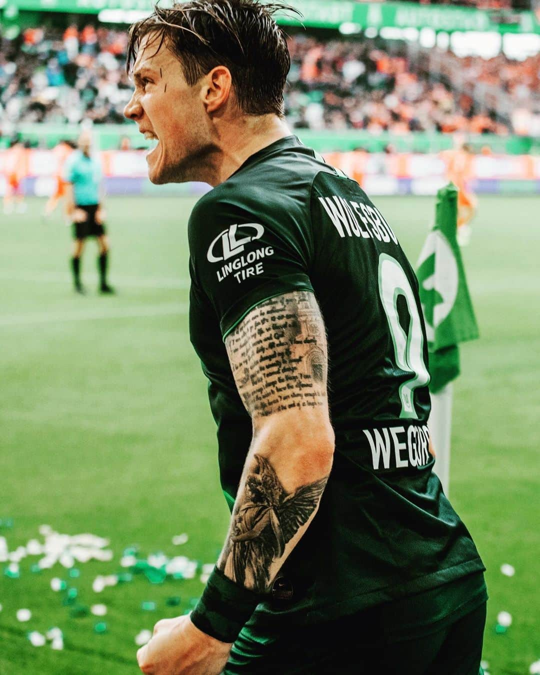 VfLヴォルフスブルクさんのインスタグラム写真 - (VfLヴォルフスブルクInstagram)「Alles raushauen heute! 🔥🔥 Wer ist dabei?! 🏟 #matchday #wobsvw #vflwolfsburg #immernurdu #immer_hungrig #arbeitfussballleidenschaft」12月1日 17時32分 - vfl.wolfsburg