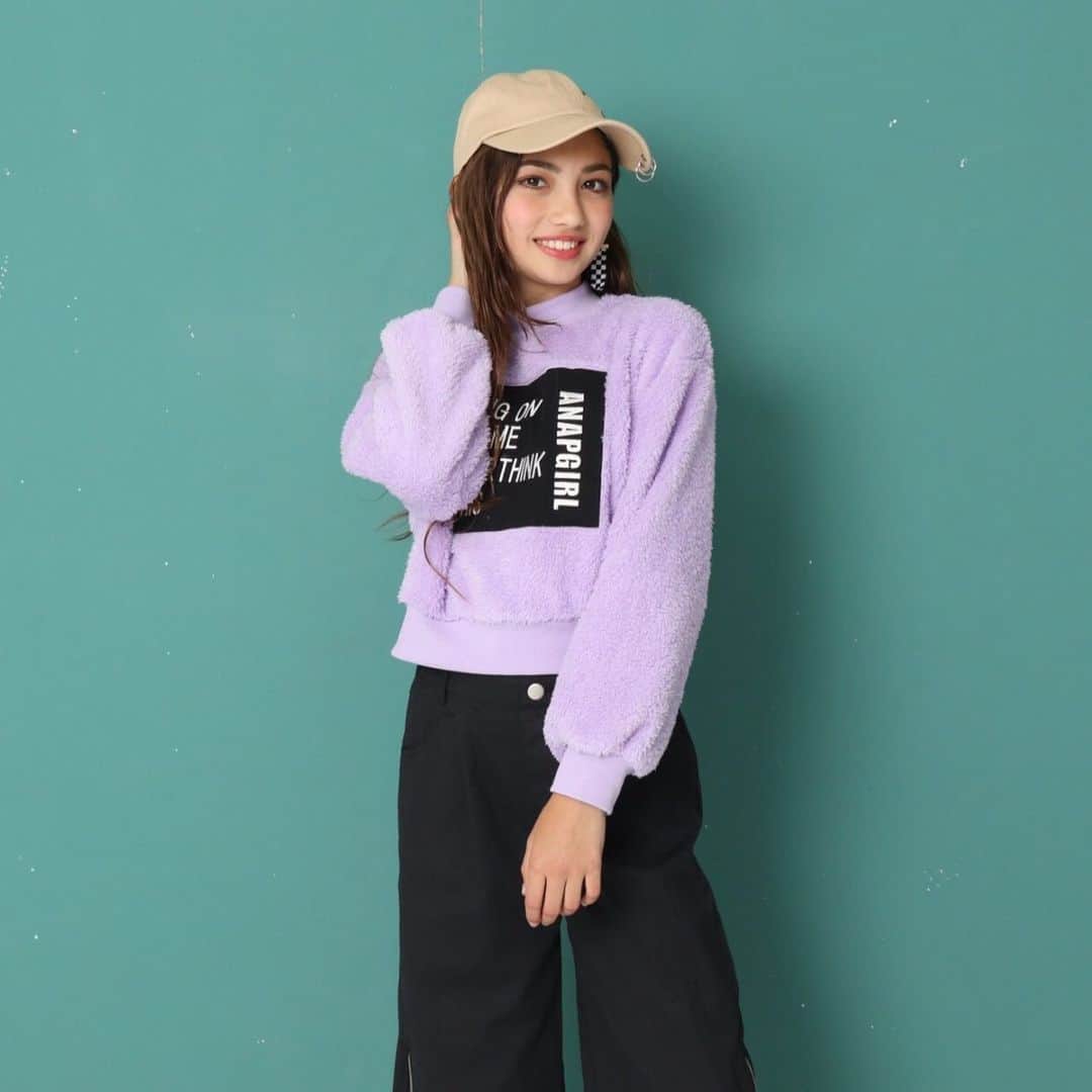 りりあさんのインスタグラム写真 - (りりあInstagram)「どの色が似合うかな？ ・ ・ ・  #anapgirl #アナップガール #teenmodel #webmodel #おすすめ#冬コーデ#モコモコ#ボアトップス#3色#どの色もかわいい#aw2019 #newarrival」12月1日 17時38分 - lilliakarina