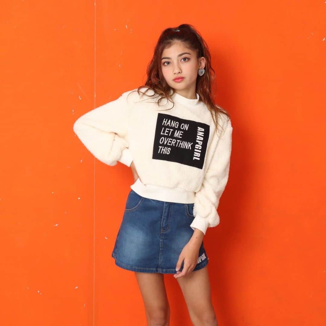 りりあさんのインスタグラム写真 - (りりあInstagram)「どの色が似合うかな？ ・ ・ ・  #anapgirl #アナップガール #teenmodel #webmodel #おすすめ#冬コーデ#モコモコ#ボアトップス#3色#どの色もかわいい#aw2019 #newarrival」12月1日 17時38分 - lilliakarina