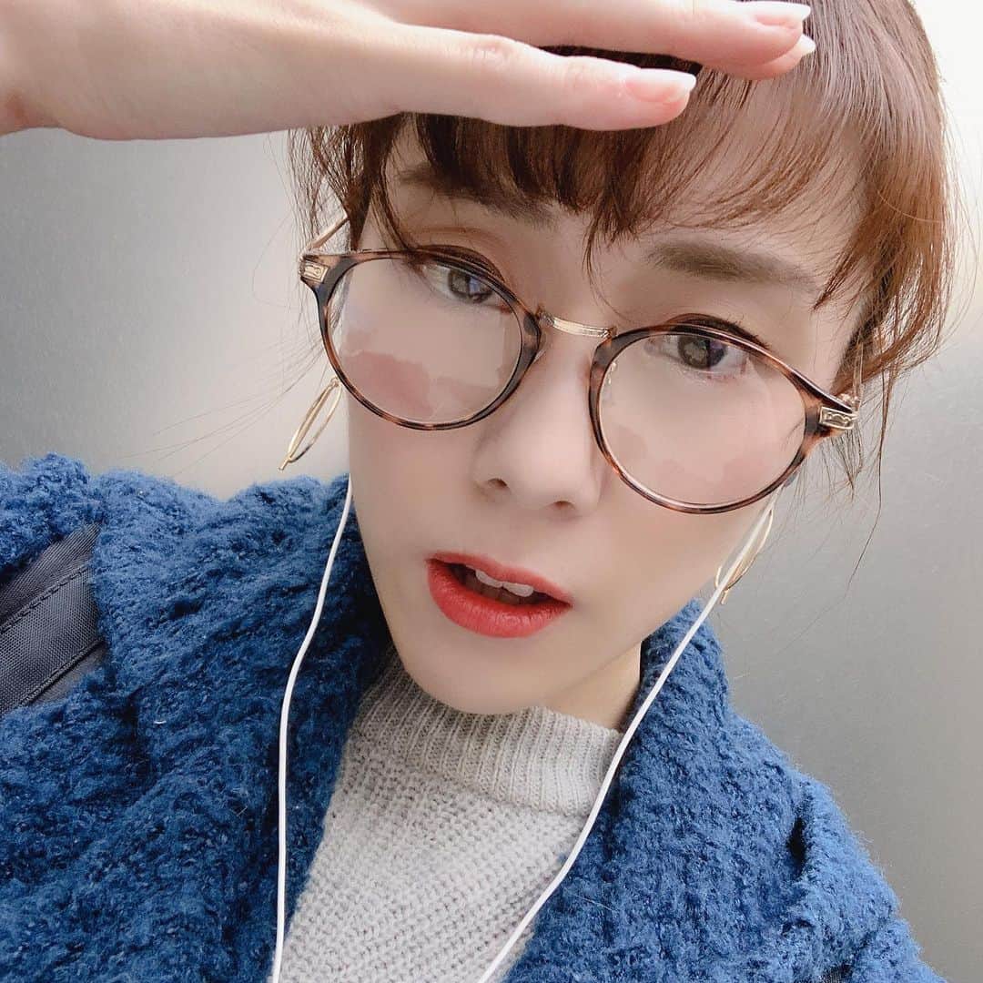 のインスタグラム：「👓🕶🤓🕶👓 #眼鏡 #めがね女子 #fashion #white﻿ #Instagram #instagood #instalike ﻿ #love #photo #fashion #F4F ﻿ #フォロミー  #팔로우 #셀카 #일상 #松田実里」