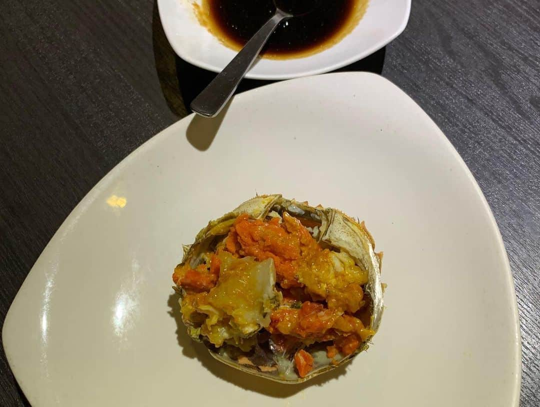 夏木マリさんのインスタグラム写真 - (夏木マリInstagram)「上海蟹の季節🦀  #Chinesemittencrab #dinner #natsukirock #夏木マリ @mari_natsuki」12月1日 18時13分 - mari_natsuki