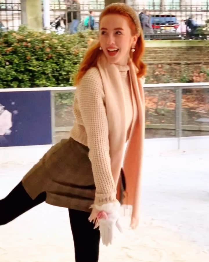 ベッキー・クルーエルのインスタグラム：「⛸⛸」