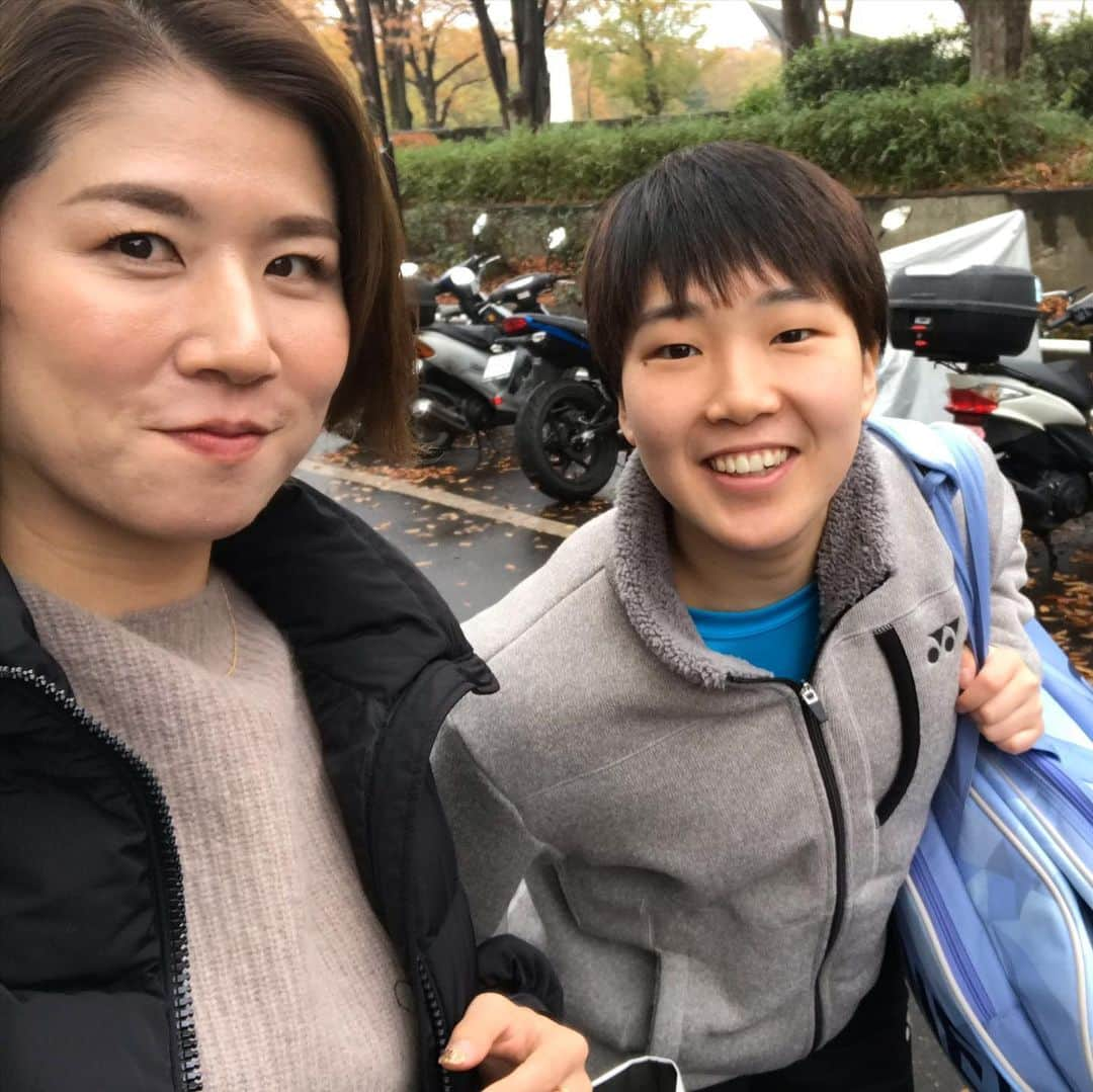 藤井瑞希さんのインスタグラム写真 - (藤井瑞希Instagram)「・ ・ 全日本総合バドミントン選手権大会‼️ ・ ・ 選手の皆様お疲れ様でした😊 ・ ・ 毎日、みんなの熱い思い一球に対する思いを感じたり、レベルの高いラリーを観ることができ、とても楽しかったです❤️(ただのファン目線) ・ ・ 後は、毎日毎日再春館の後輩たちと会えてそれがとにもかくにも嬉しかったです😍💓 ・ ・ まだまだ選手は試合が続くけど、遠くから応援しています📣 ・ ・ #全日本総合 #バドミントン #再春館製薬所バドミントン部 #みんな大好き」12月1日 18時33分 - bdmntnfujiimizuki