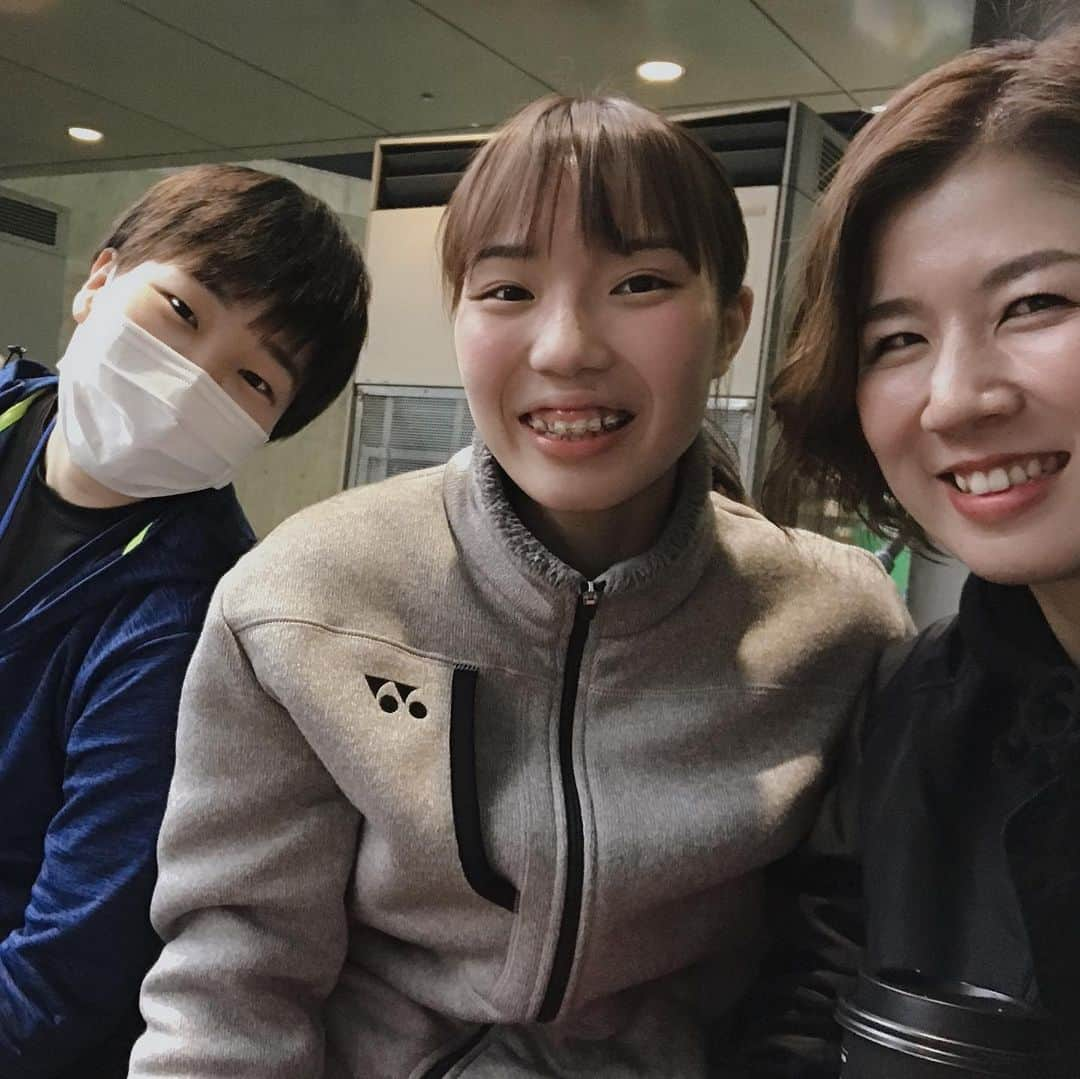 藤井瑞希さんのインスタグラム写真 - (藤井瑞希Instagram)「・ ・ 全日本総合バドミントン選手権大会‼️ ・ ・ 選手の皆様お疲れ様でした😊 ・ ・ 毎日、みんなの熱い思い一球に対する思いを感じたり、レベルの高いラリーを観ることができ、とても楽しかったです❤️(ただのファン目線) ・ ・ 後は、毎日毎日再春館の後輩たちと会えてそれがとにもかくにも嬉しかったです😍💓 ・ ・ まだまだ選手は試合が続くけど、遠くから応援しています📣 ・ ・ #全日本総合 #バドミントン #再春館製薬所バドミントン部 #みんな大好き」12月1日 18時33分 - bdmntnfujiimizuki