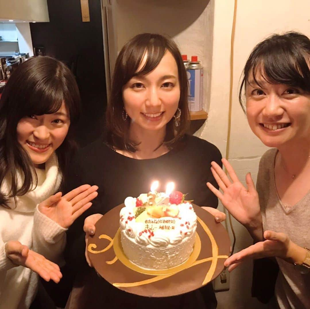 野牛あかねのインスタグラム：「きっしーのお誕生日お祝い🎂 もつ鍋と水炊き両方食べられるってたまらん！#亀吉  噂には聞いていた 等々力#patisserieasakoiwayanagi  のケーキ　ほっぺが落ちる🥰  きっしー、おめでとー✨✨」