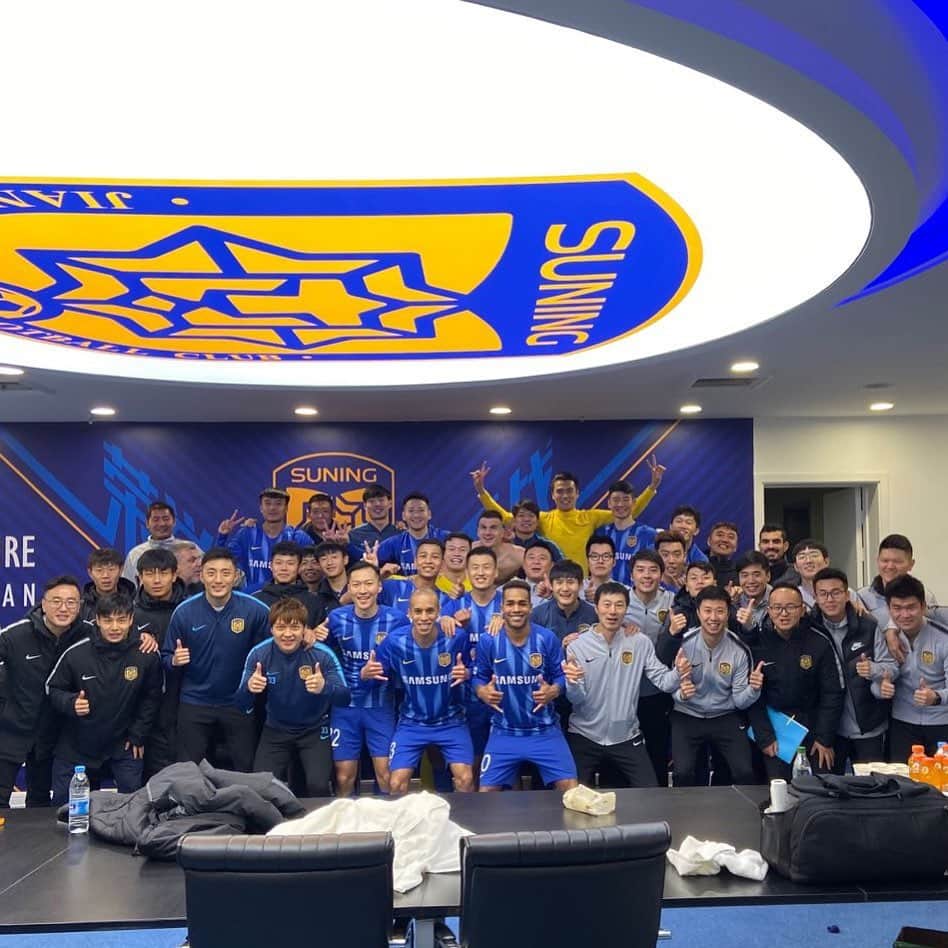 ミランダのインスタグラム：「Assim terminamos o campeonato chinês com vitória e boas sensações para a próxima temporada」