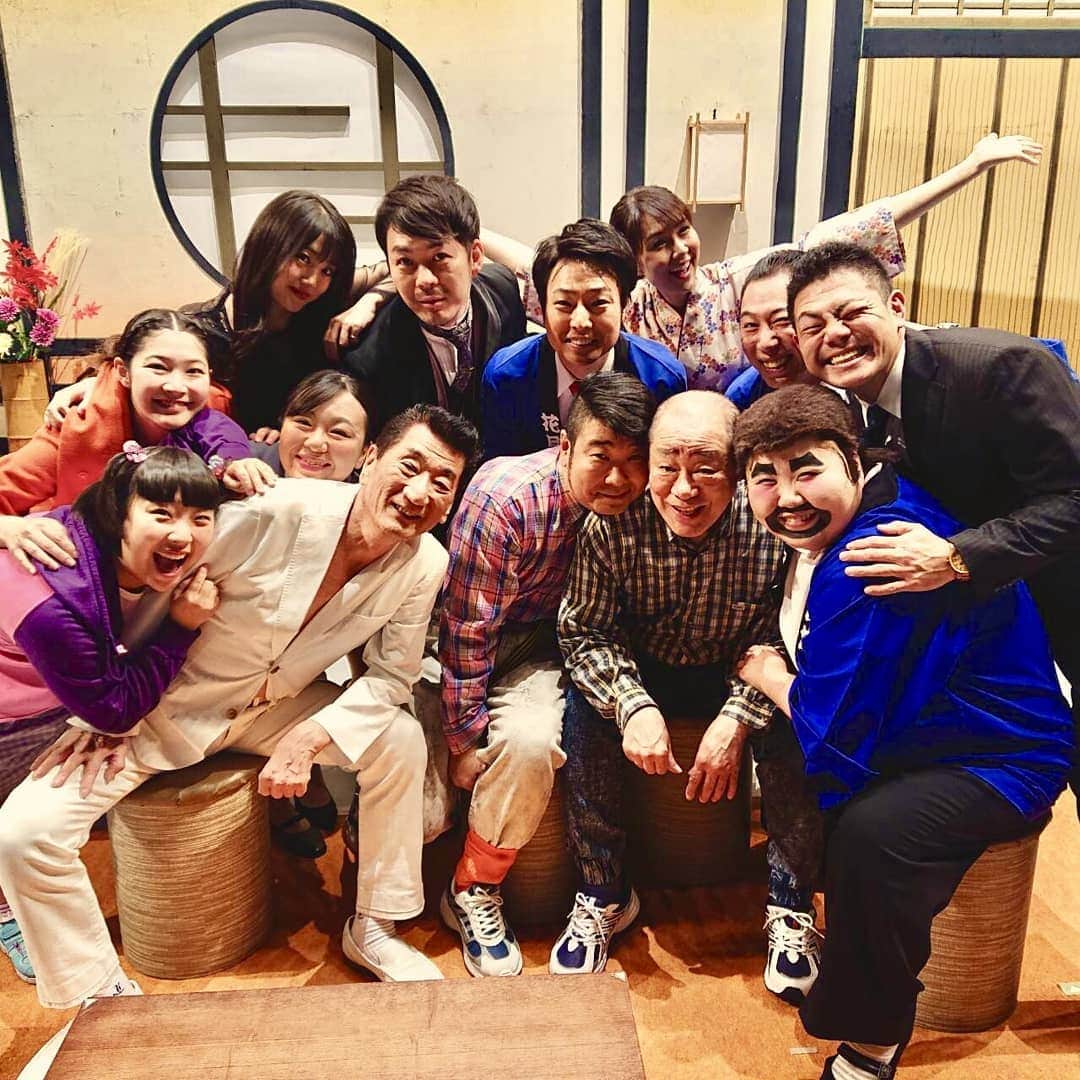 太田芳伸さんのインスタグラム写真 - (太田芳伸Instagram)「東京公演４日間終わりました❗  ヤクザ、通り魔、強盗、チンピラ、泥棒etc・・・ ありとあらゆる悪役やってましたが 今回は刑事でした。  今気づきました。 警部補でした。後輩警部は吉岡ちゃん。  楽しい４日間でした。 たくさんフォロワーの方々が来てくれてて嬉しかったなぁ🎵  それでは大阪戻りまーす🚄🚄💨💨」12月1日 19時22分 - yoshinobuota
