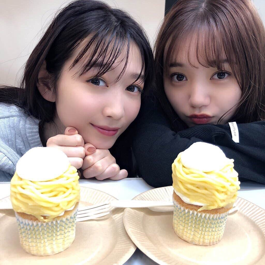 non-noさんのインスタグラム写真 - (non-noInstagram)「愛美&夏美、ツーショットのオフショ😍　1月号「スタイリストの推し服」撮影の差し入れは、自由が丘にある日本初モンブラン発祥のお店「モンブラン」の、モンブランでした😋　この2人がケーキを食べながらおしゃべりしてる可愛いさといったら💕　スタッフもほっこり幸せいただきました🥰  #ノンノ #nonno  #nonno_magazine  #江野沢愛美 #岡本夏美 #まなみん #なっつん #小動物っぽさにキュン #まなつ」12月1日 19時26分 - nonno_magazine