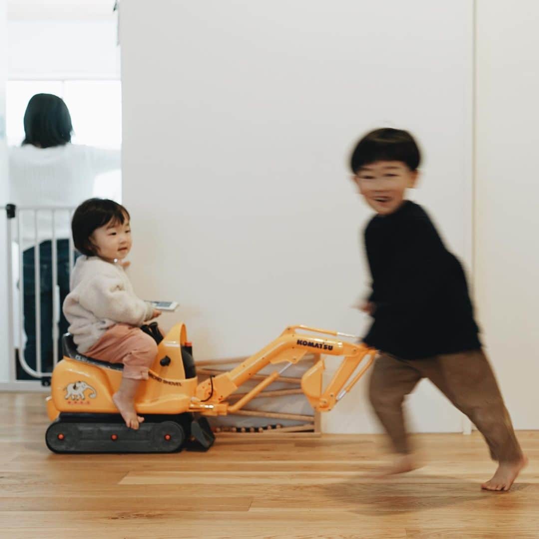 Takafumi Gotoのインスタグラム：「季ボーイ、3歳4ヶ月。 雫姫、1歳4ヶ月。」