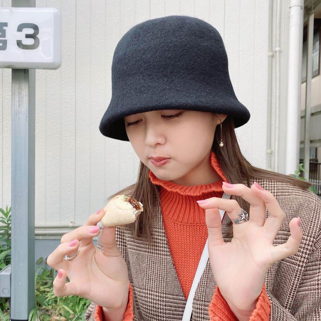 松元絵里花さんのインスタグラム写真 - (松元絵里花Instagram)「* ママとパンを半分こしたり🥐、 カレー食べたり🍛、 途中ハプニングもあったけど、 結果楽しかったなぁ❤️ この帽子ね、古着屋さんで 見つけたお気に入りなの！！ 寒いと帽子かぶりたくなる。 #鎌倉」12月1日 20時03分 - matsumoto_erika