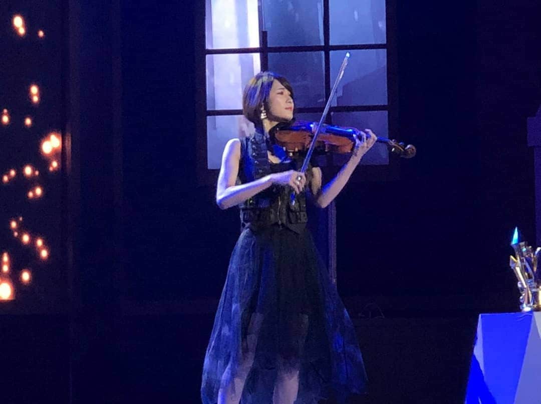 AYASAさんのインスタグラム写真 - (AYASAInstagram)「🎮👑 Identity V Championship中国大会冬シーズン@重慶にて第五人格の楽曲と我が『告白の夜』を演奏させていただきました🎻 . 第五人格の楽曲めちゃくちゃかっこよくてですね…✨弾いててむっちゃ楽しかったのですよ😍💓 それに告白の夜も弾かせていただけて嬉しかったなぁ😌💓 . 沢山待ちながら配信を観て下さった方々ありがとうございました✨ 谢谢大家看了我的表演🎻✨ ・ ・ #第五人格IVC #IdentityV #第五人格 #IVC中国大会 #重慶 #重庆 #chongqing」12月1日 20時11分 - ayasa_doya