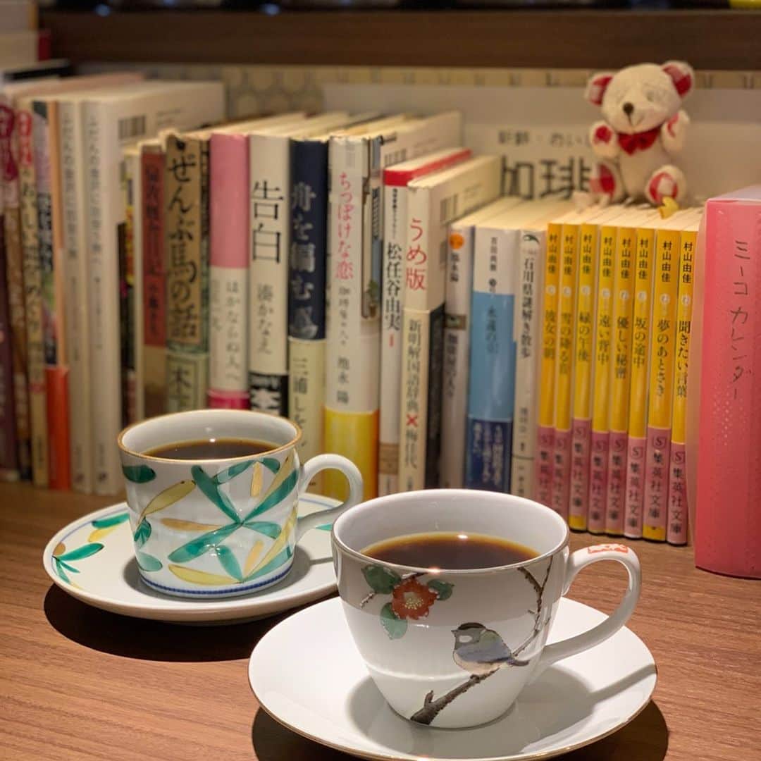 沢瀉美緒さんのインスタグラム写真 - (沢瀉美緒Instagram)「※ Delicious coffee shop in Kanazawa 💛 . 今日から12月ですね🎄 . コーヒー豆消費量が多いと言われる 金沢の拘りの豆店、橘珈琲店✨ . マスターや常連さんと楽しくお話を しながらの束の間の時間💛 . . #coffee #coffeeholic #コーヒー #珈琲 #橘珈琲店 #kanazawa #金沢 #travelmio #ミオログ #金沢カフェ #miorincocafe #みおのコーヒー日記」12月1日 20時14分 - mio_omodaka