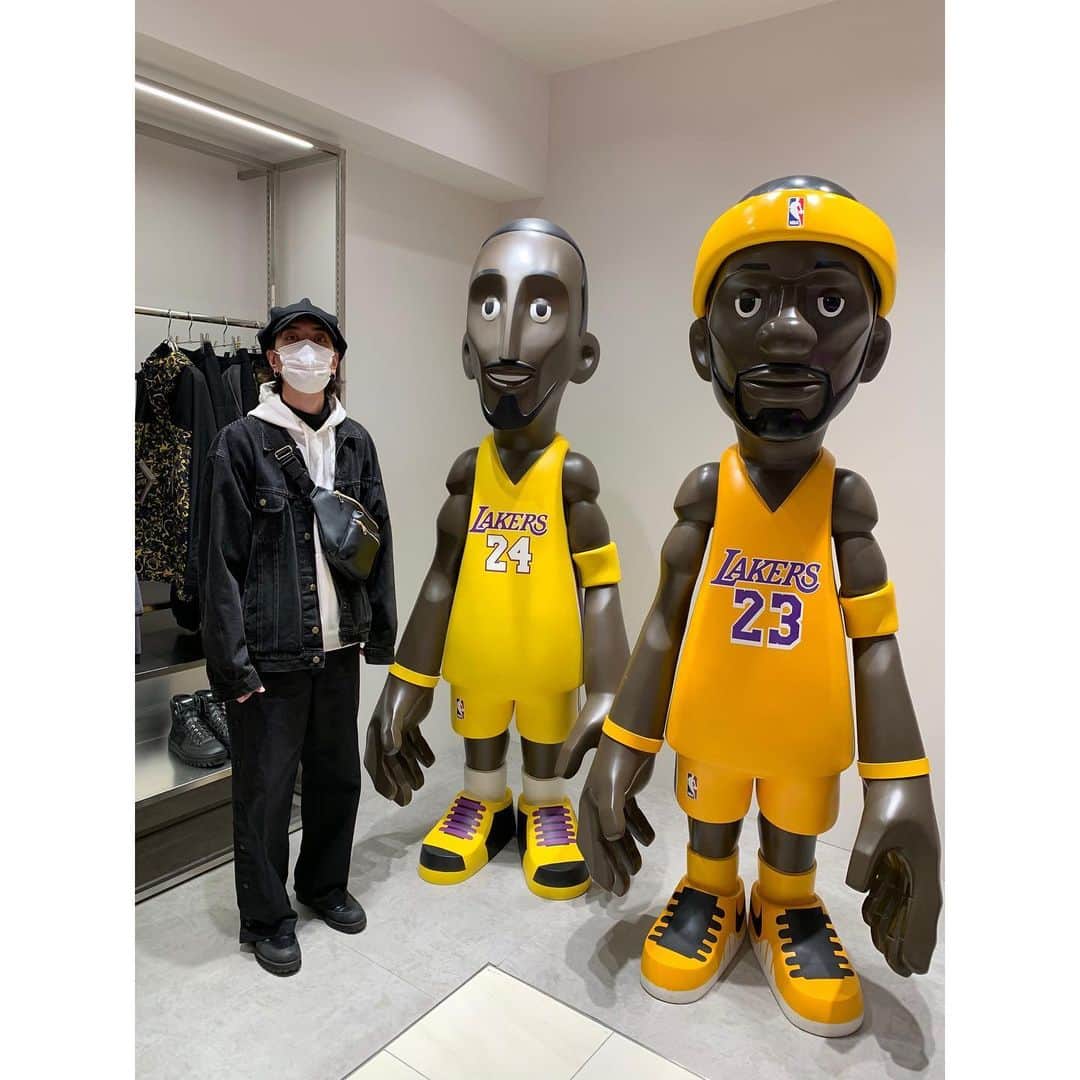 DirtyOrangeのインスタグラム：「👑&🐍」