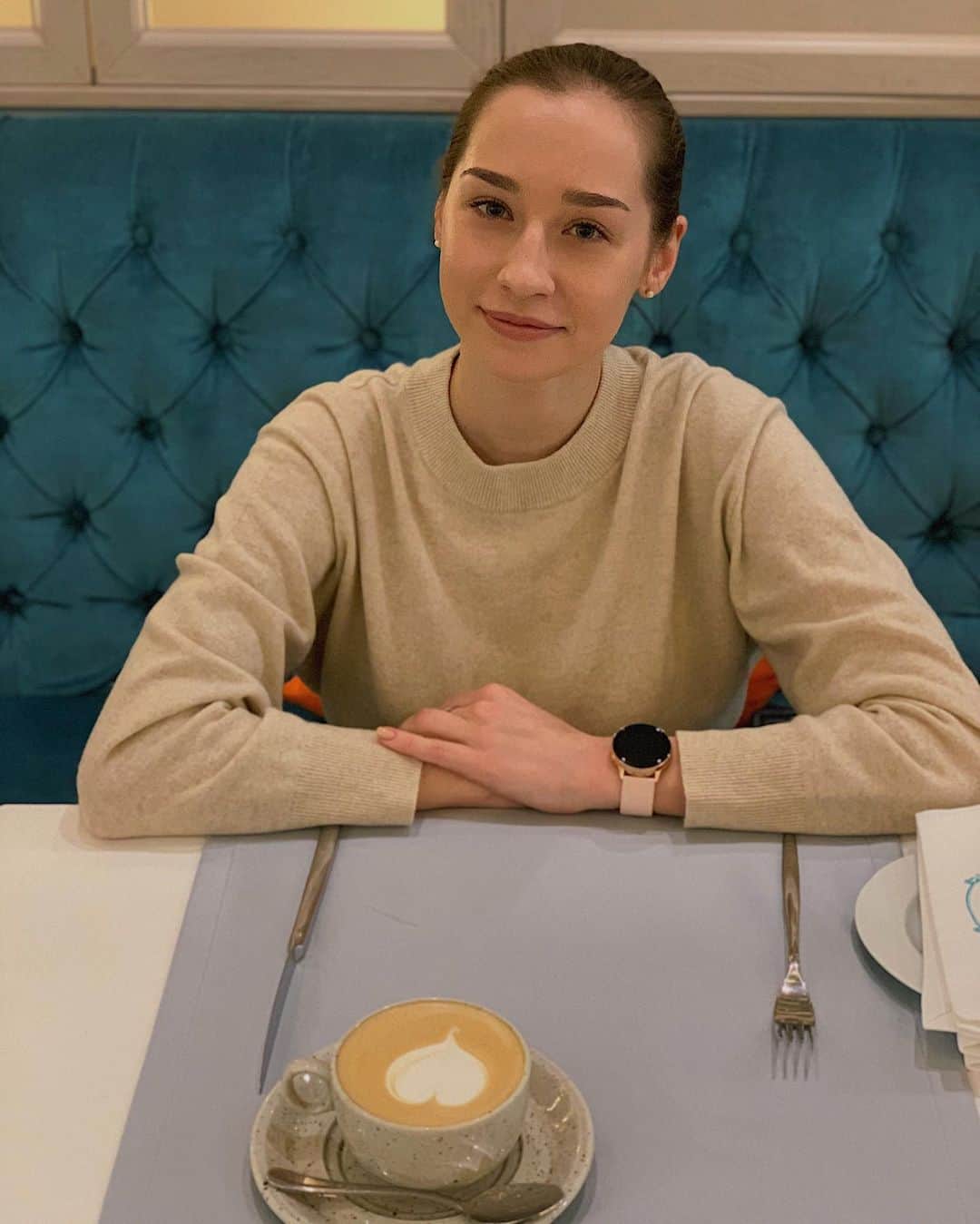 エカチェリーナ・ガールキナのインスタグラム：「В выходные время летит незаметно. @samsungru @samsungbelarus  #dowhatyoucant #galaxywatchactive」