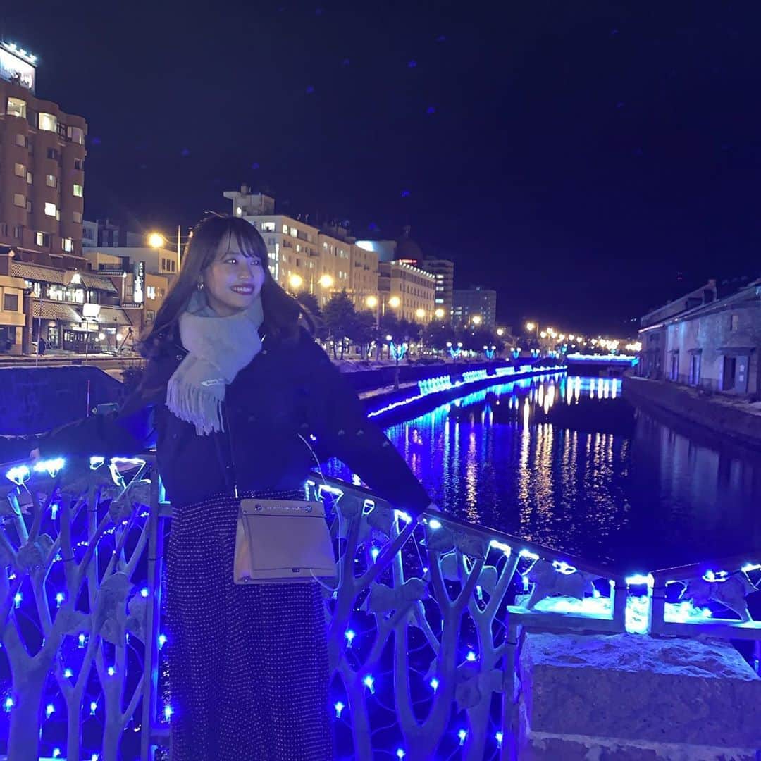 高木由梨奈さんのインスタグラム写真 - (高木由梨奈Instagram)「一泊2日の北海道旅行大満喫⛄️❣️﻿ ﻿中学からの親友5人で行ってきました🥰  夜の小樽運河がほんとに素敵でした、、、！﻿ 美味しいものもたくさん食べて最高だった〜✨」12月1日 22時20分 - yurina_takagi