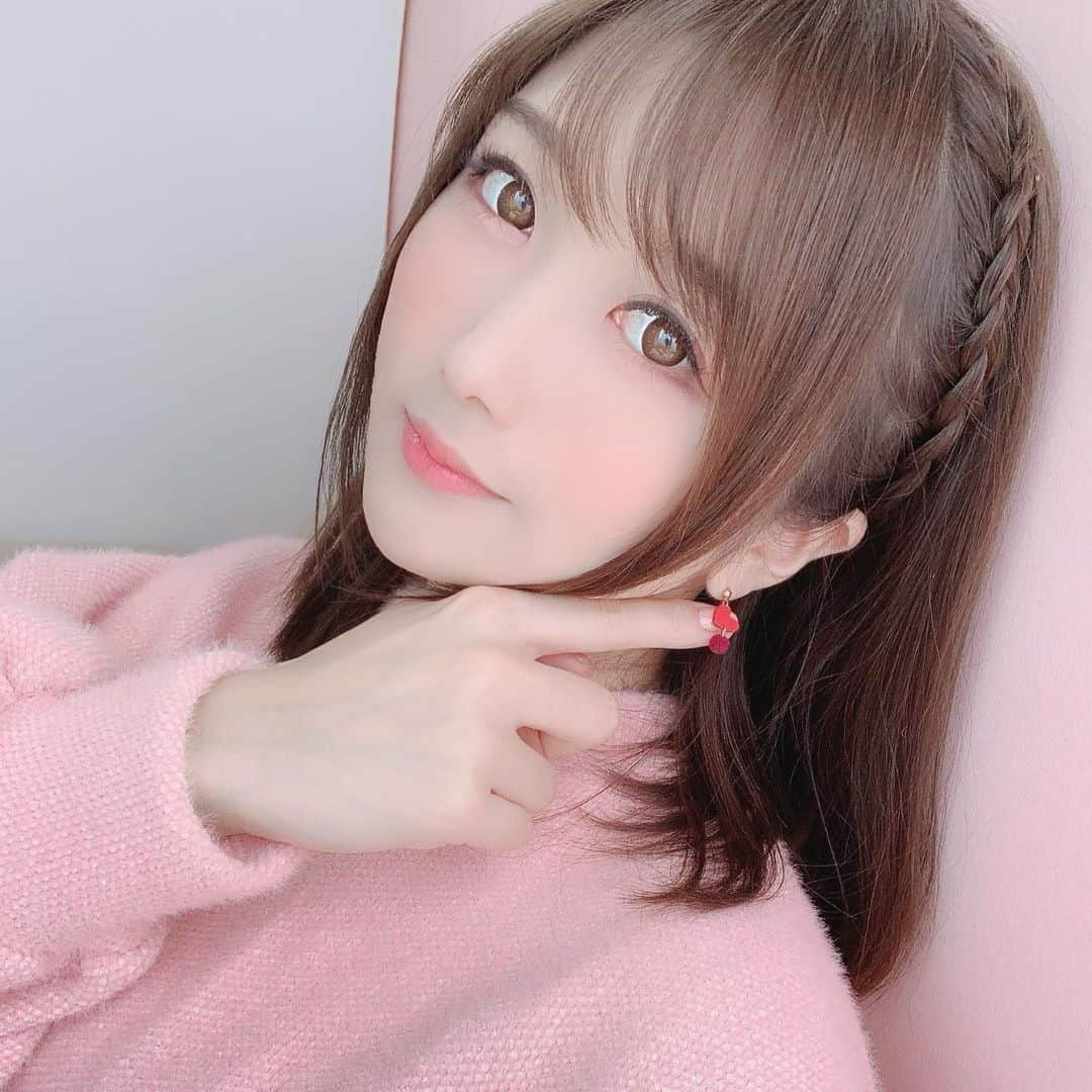 大槻ひびきさんのインスタグラム写真 - (大槻ひびきInstagram)「最近ピンクが好きです🎀 #japan #pink #fashion #hair #hairarrange」12月1日 22時31分 - yanhibi0221